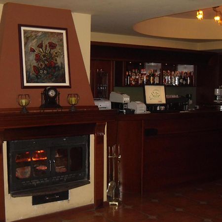 Hotel Sator Бітола Ресторан фото